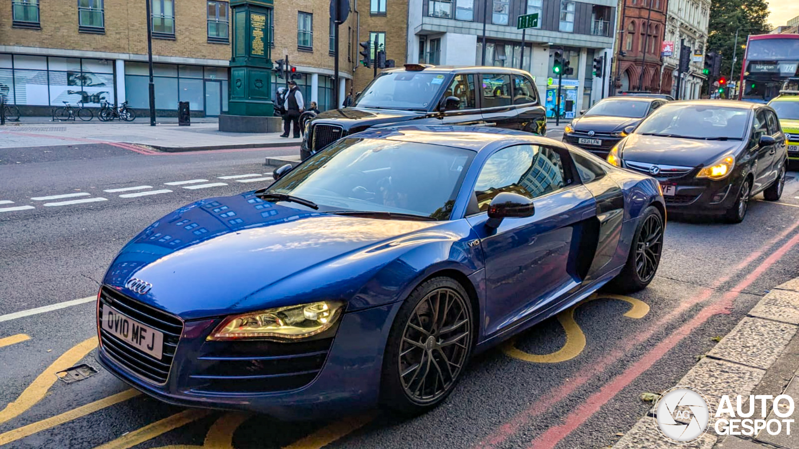 Audi R8 V10
