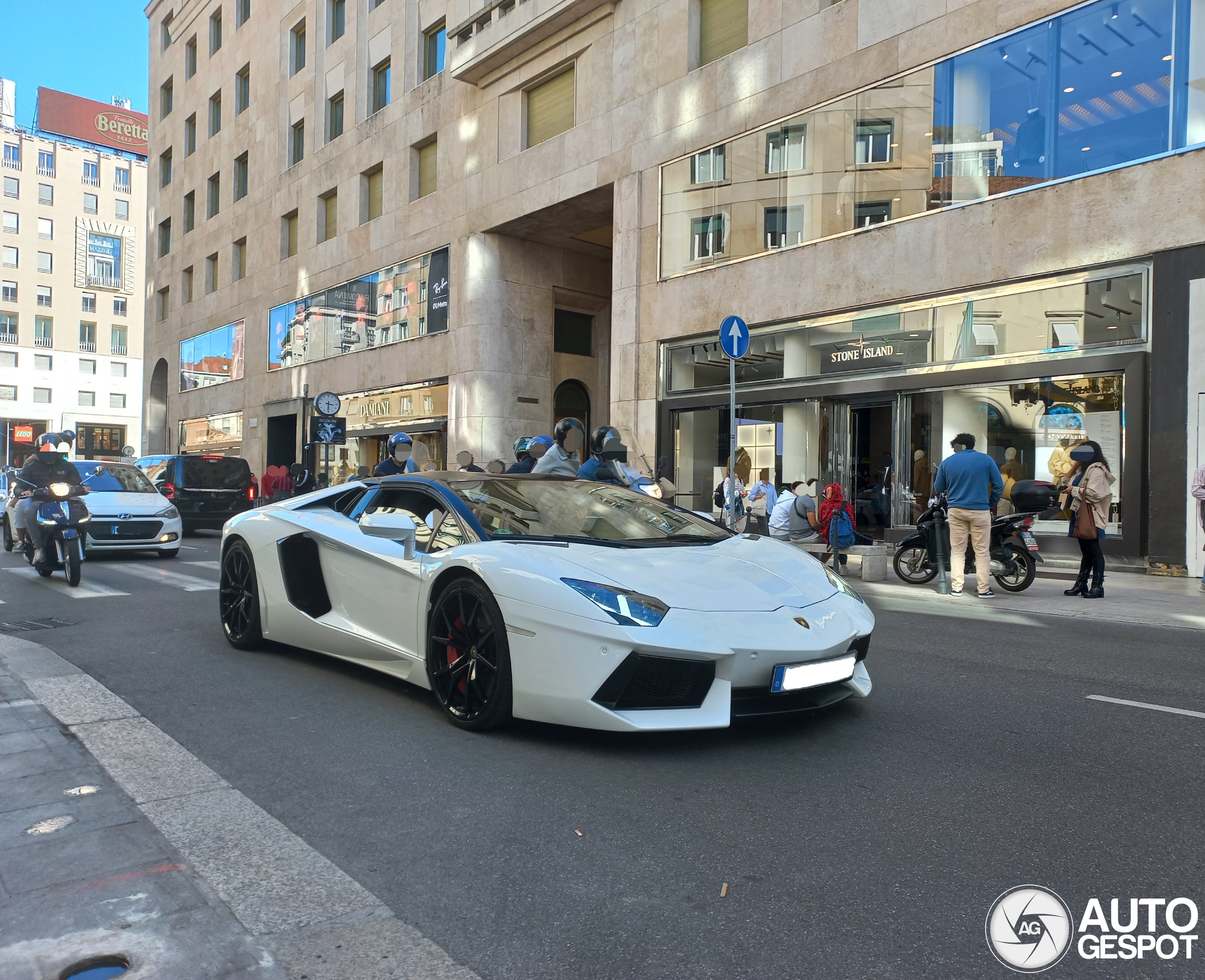 Lamborghini Aventador LP700-4 Roadster