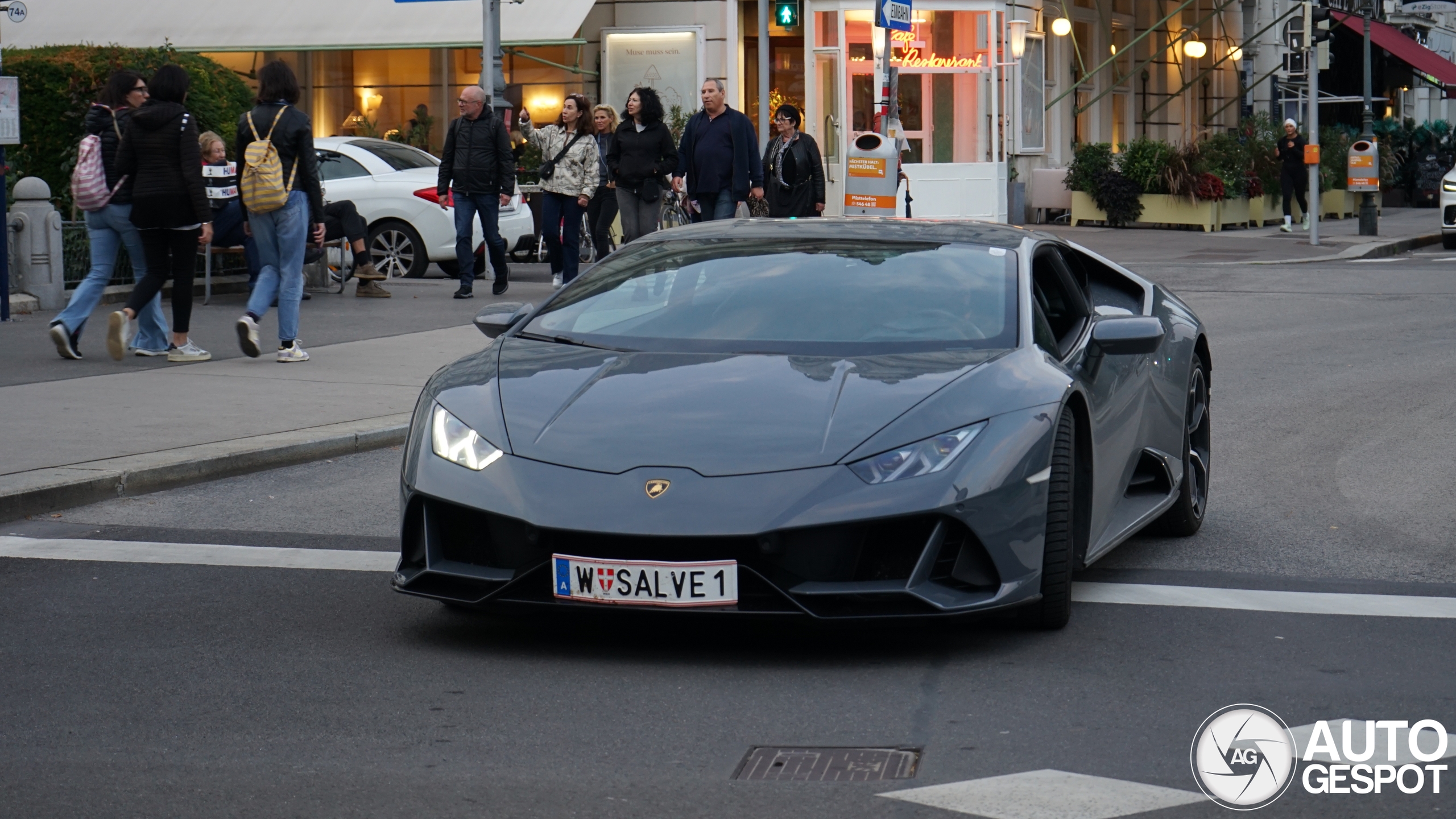 Lamborghini Huracán LP640-4 EVO