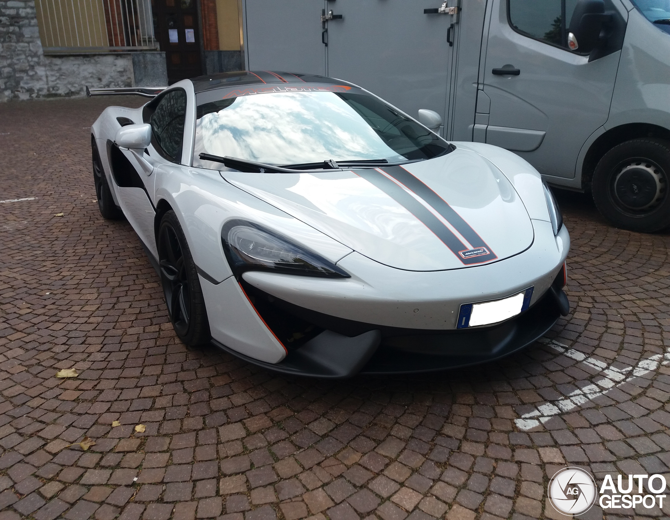 McLaren 570S