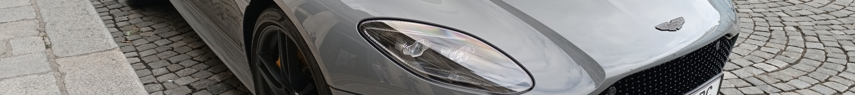 Aston Martin DBS Superleggera