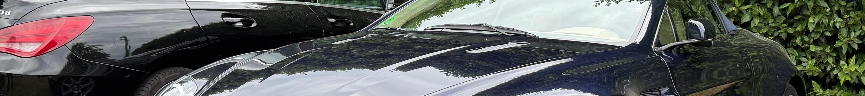 Aston Martin V8 Vantage Roadster