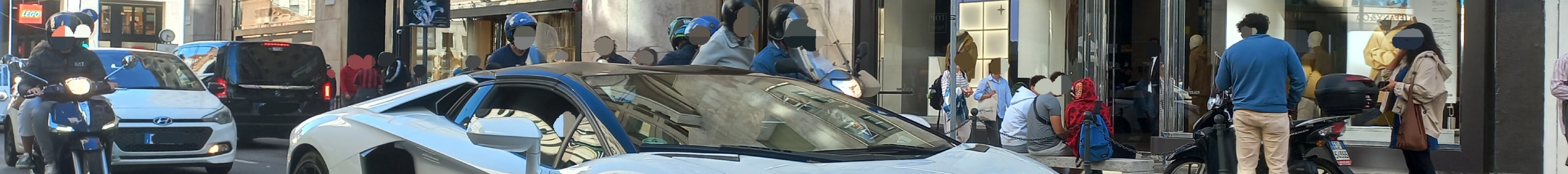 Lamborghini Aventador LP700-4 Roadster