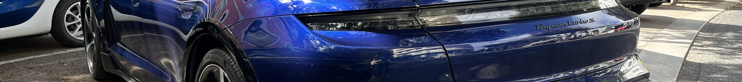 Porsche Taycan Turbo S Cross Turismo