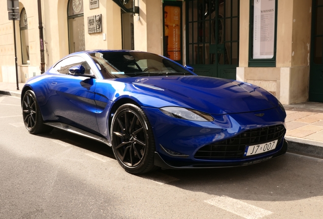 Aston Martin V8 Vantage 2018