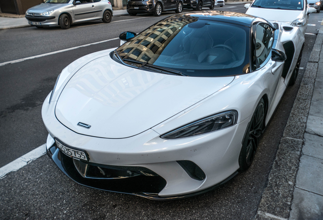 McLaren GT