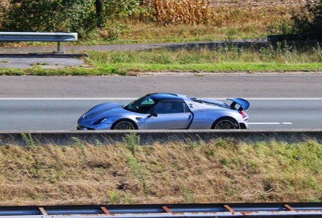 Porsche 918 Spyder Weissach Package