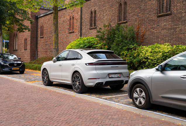 Porsche Cayenne Coupé Turbo E-Hybrid