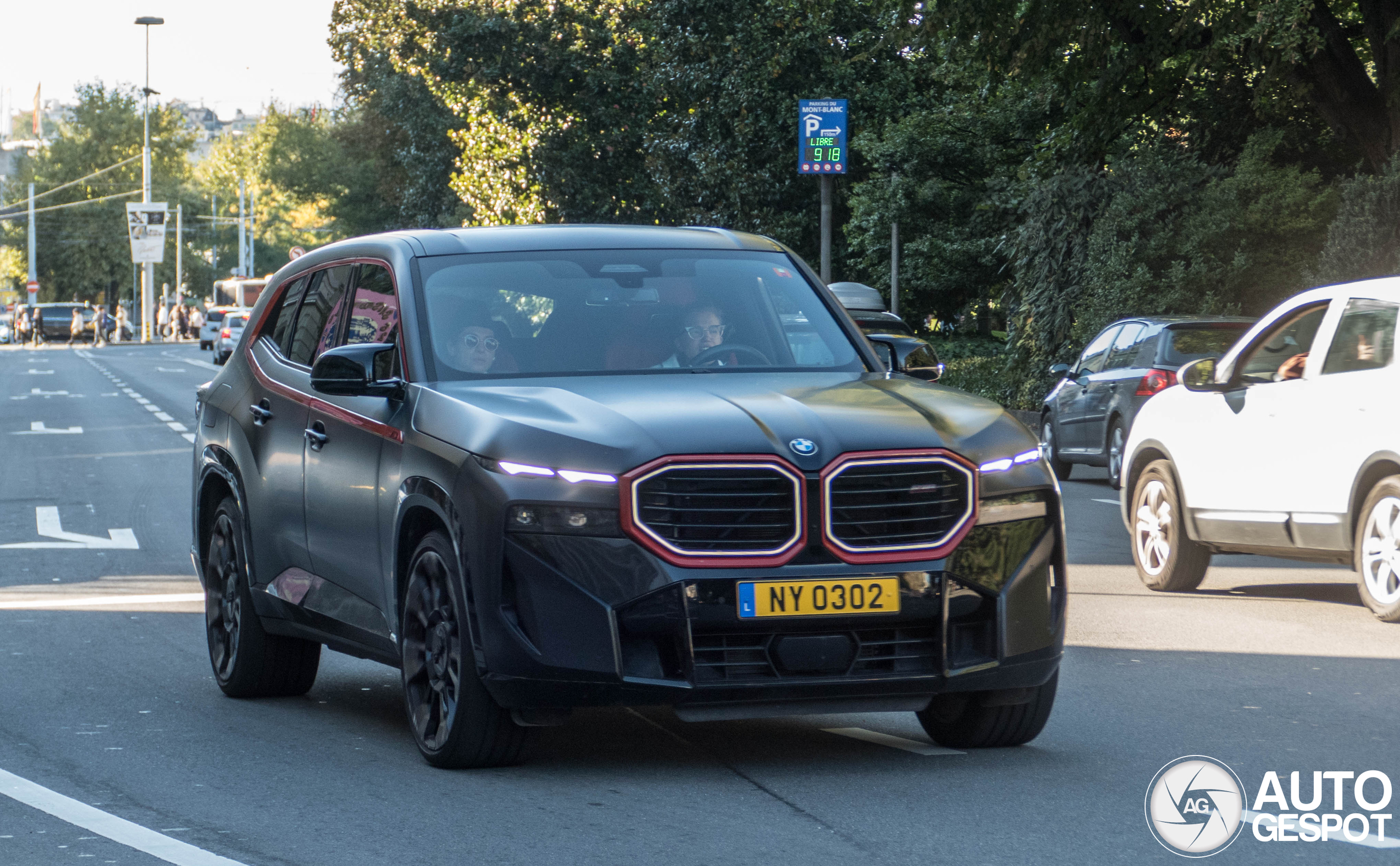 BMW XM G09 Label Red - 29 September 2025 - Autogespot