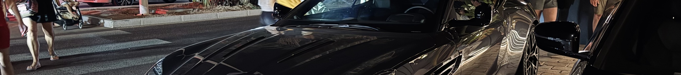 Aston Martin DB12 Volante