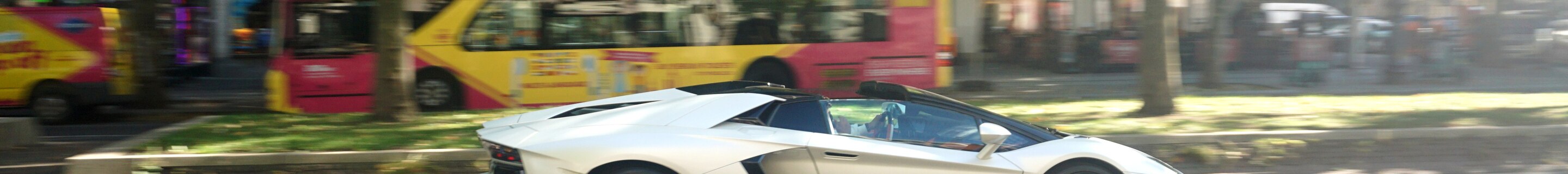 Lamborghini Aventador LP700-4 Roadster