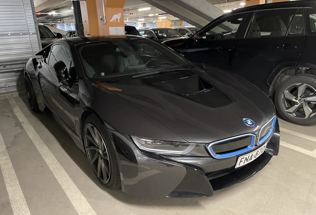 BMW i8