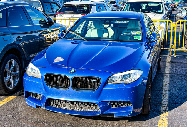BMW M5 F10 2011