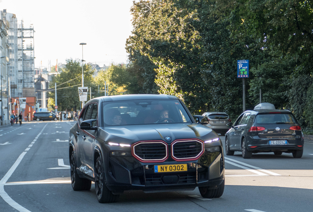 BMW XM G09 Label Red