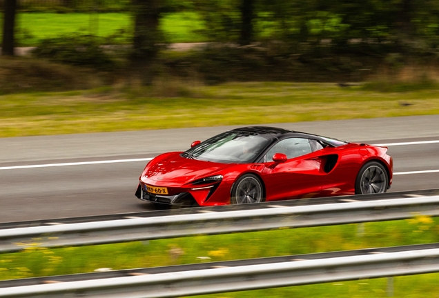 McLaren Artura Spider