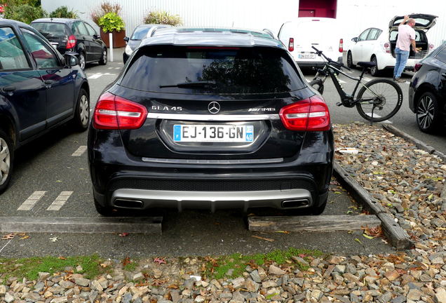 Mercedes-Benz GLA 45 AMG X156