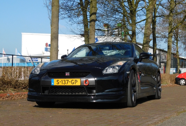 Nissan GT-R