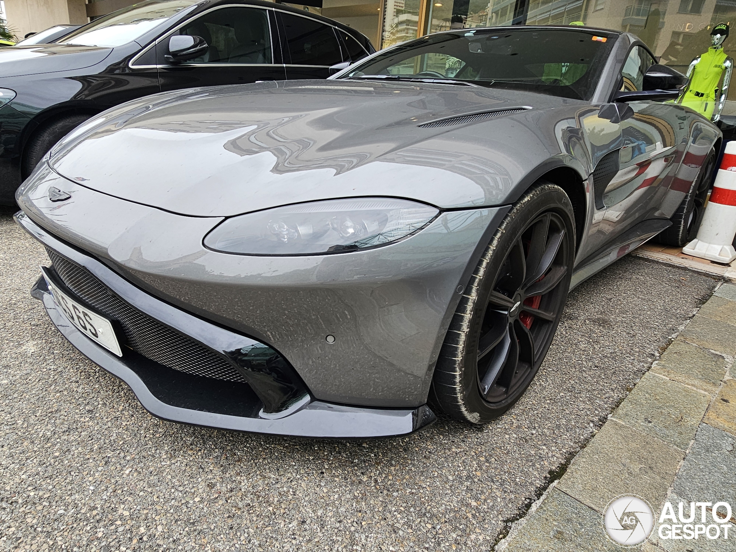Aston Martin V8 Vantage 2018