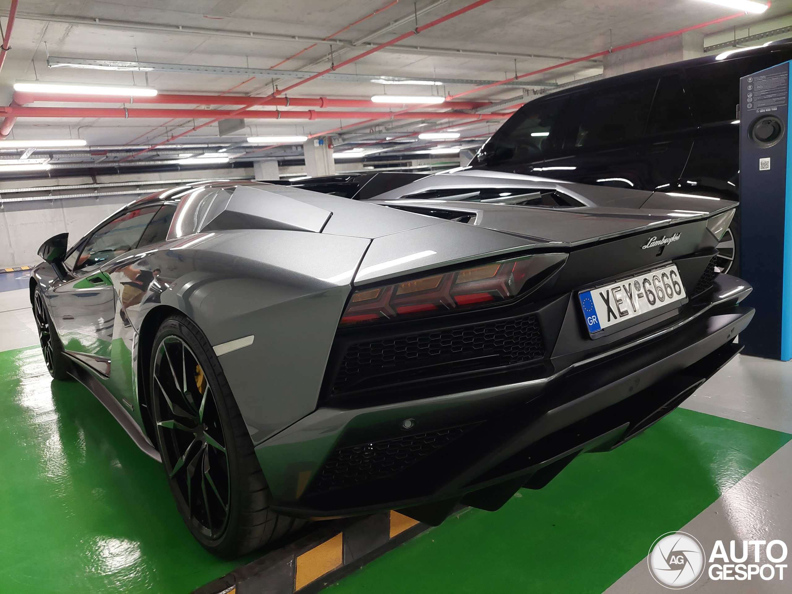 Lamborghini Aventador S LP740-4 Roadster