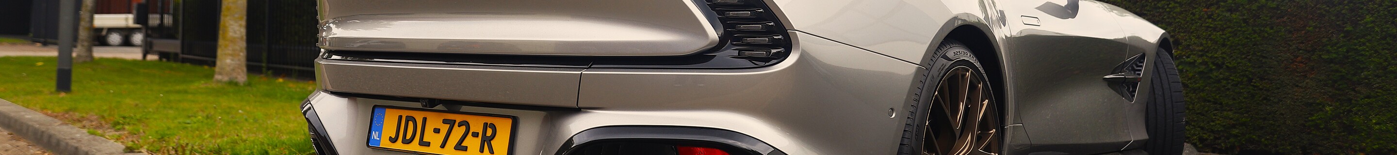 Aston Martin Vanquish 2025