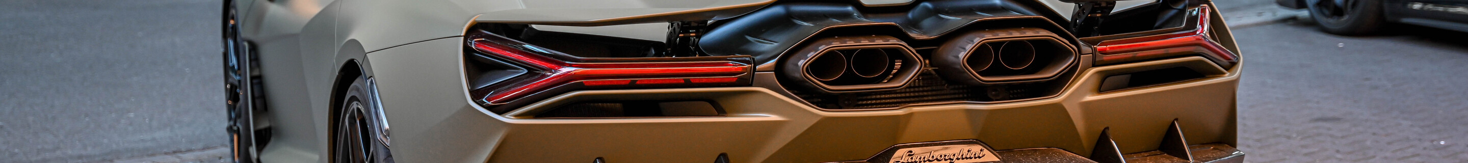 Lamborghini Revuelto