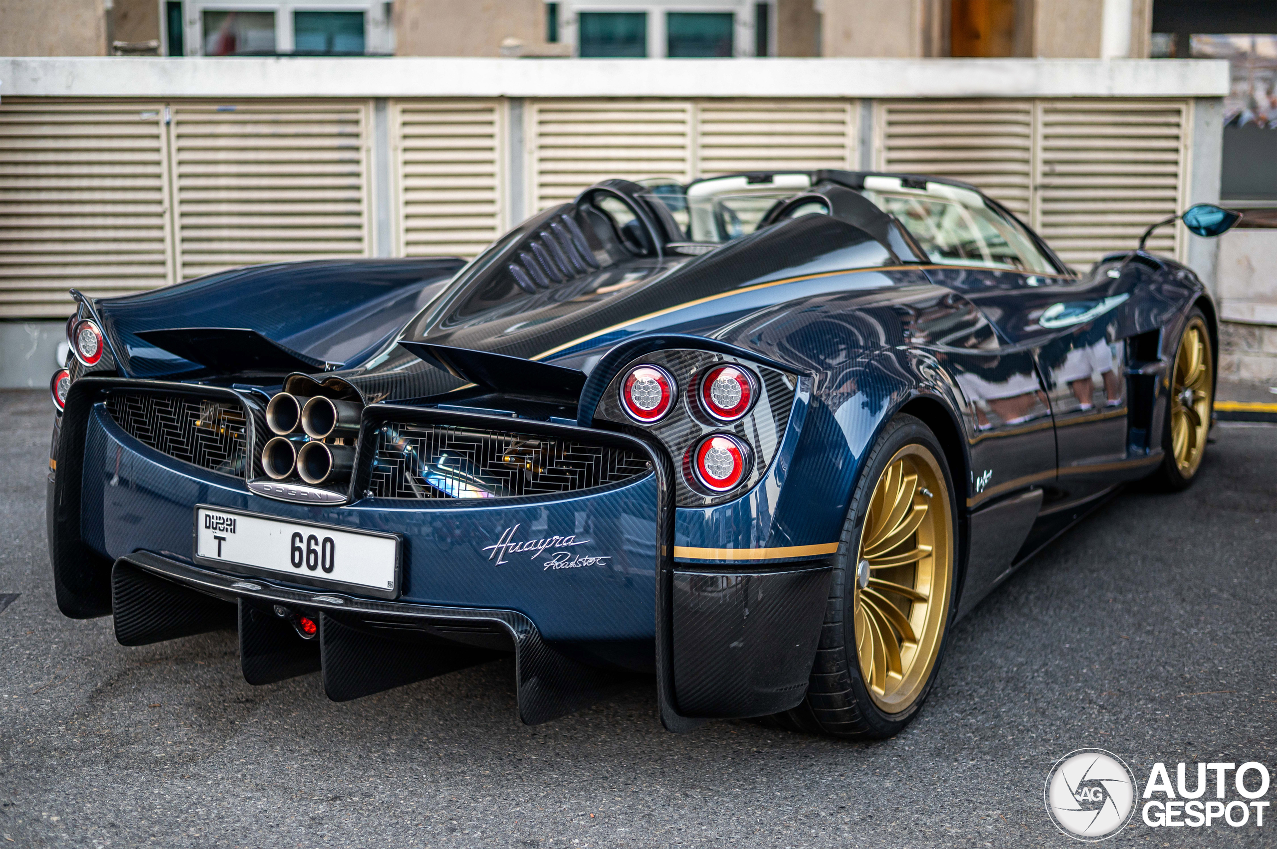 Pagani Huayra Roadster ダークブルー Pagani Huayra Roadster ダークブルー Pagani Reveals Huayra Roadster
