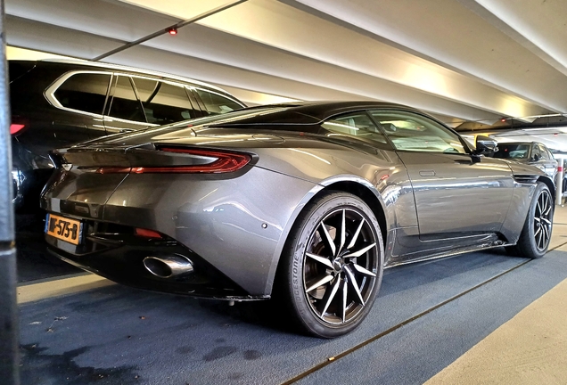 Aston Martin DB11