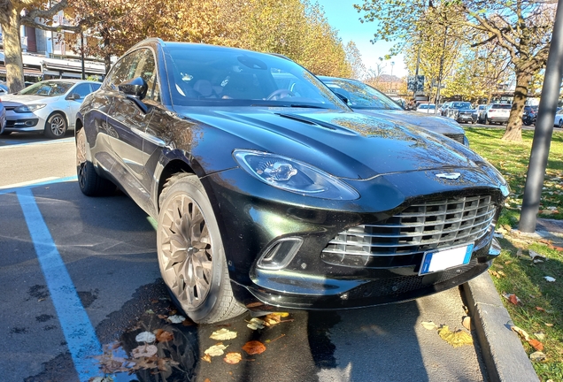 Aston Martin DBX
