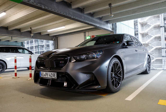 BMW M5 G90