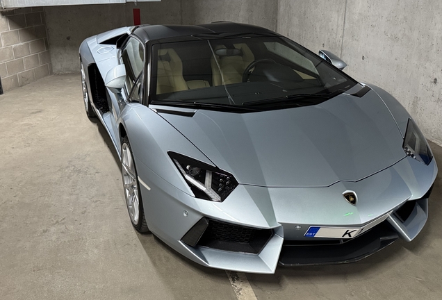 Lamborghini Aventador LP700-4 Roadster