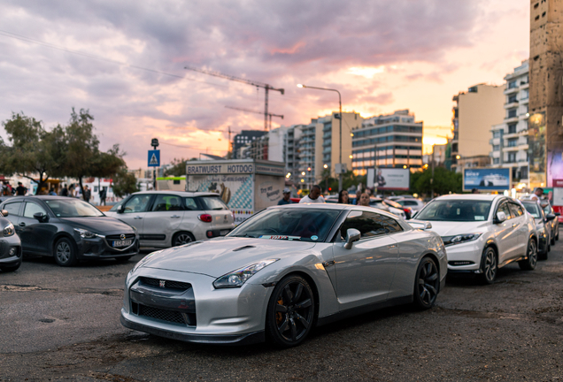 Nissan GT-R