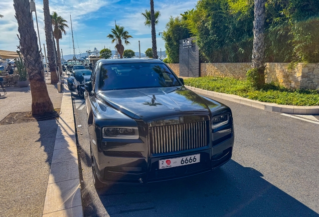 Rolls-Royce Cullinan Black Badge