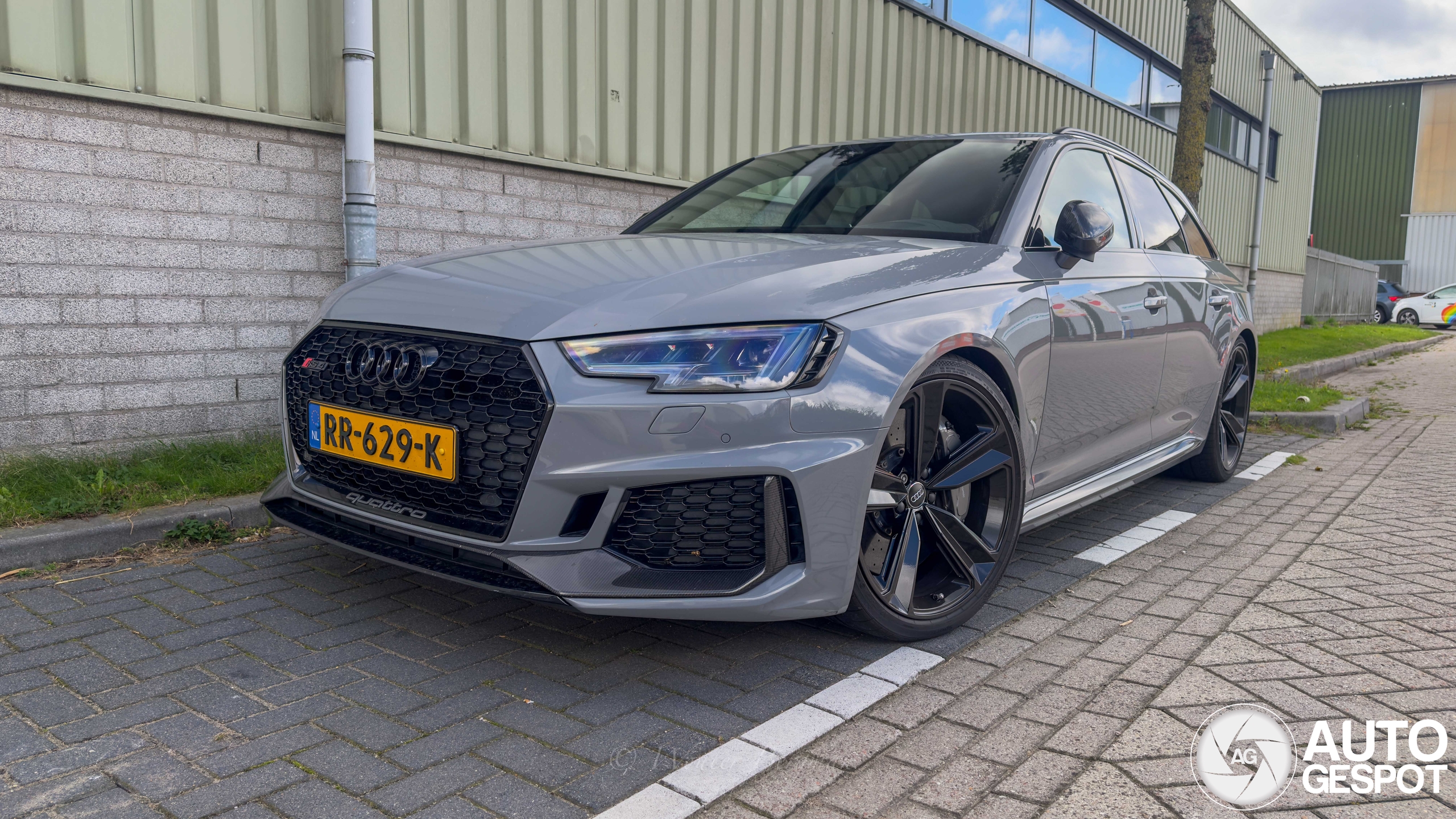 Audi RS4 Avant B9