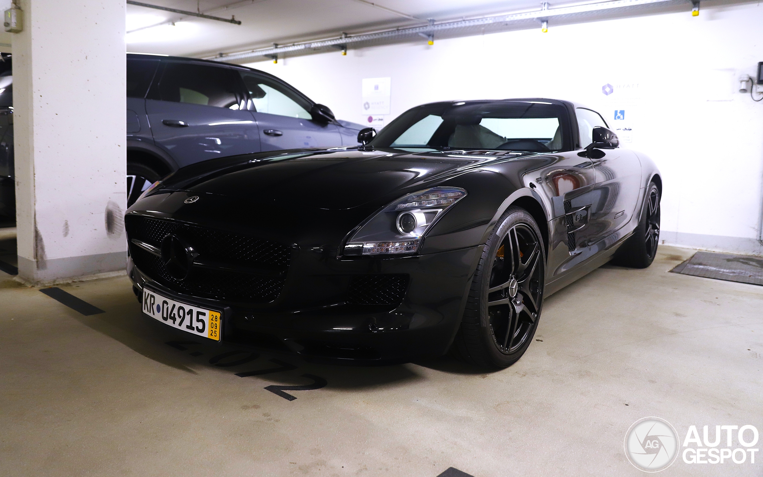 Mercedes-Benz SLS AMG