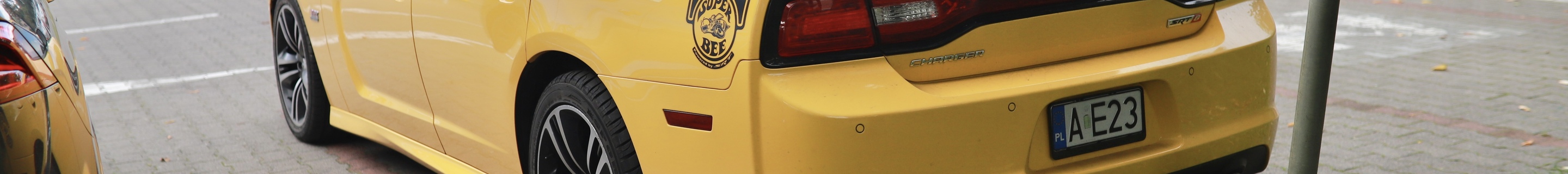 Dodge Charger SRT-8 Super Bee 2012