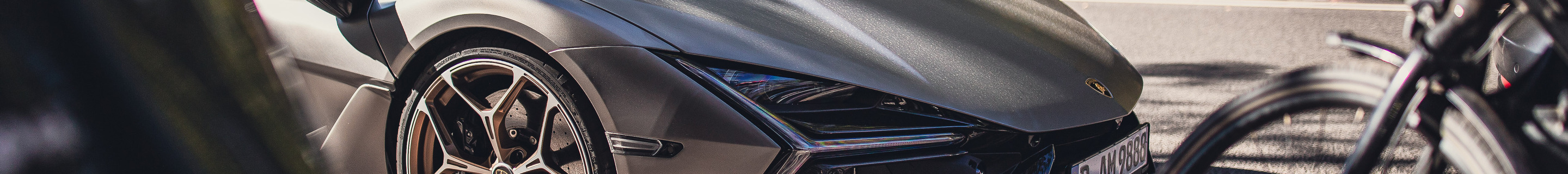 Lamborghini Revuelto