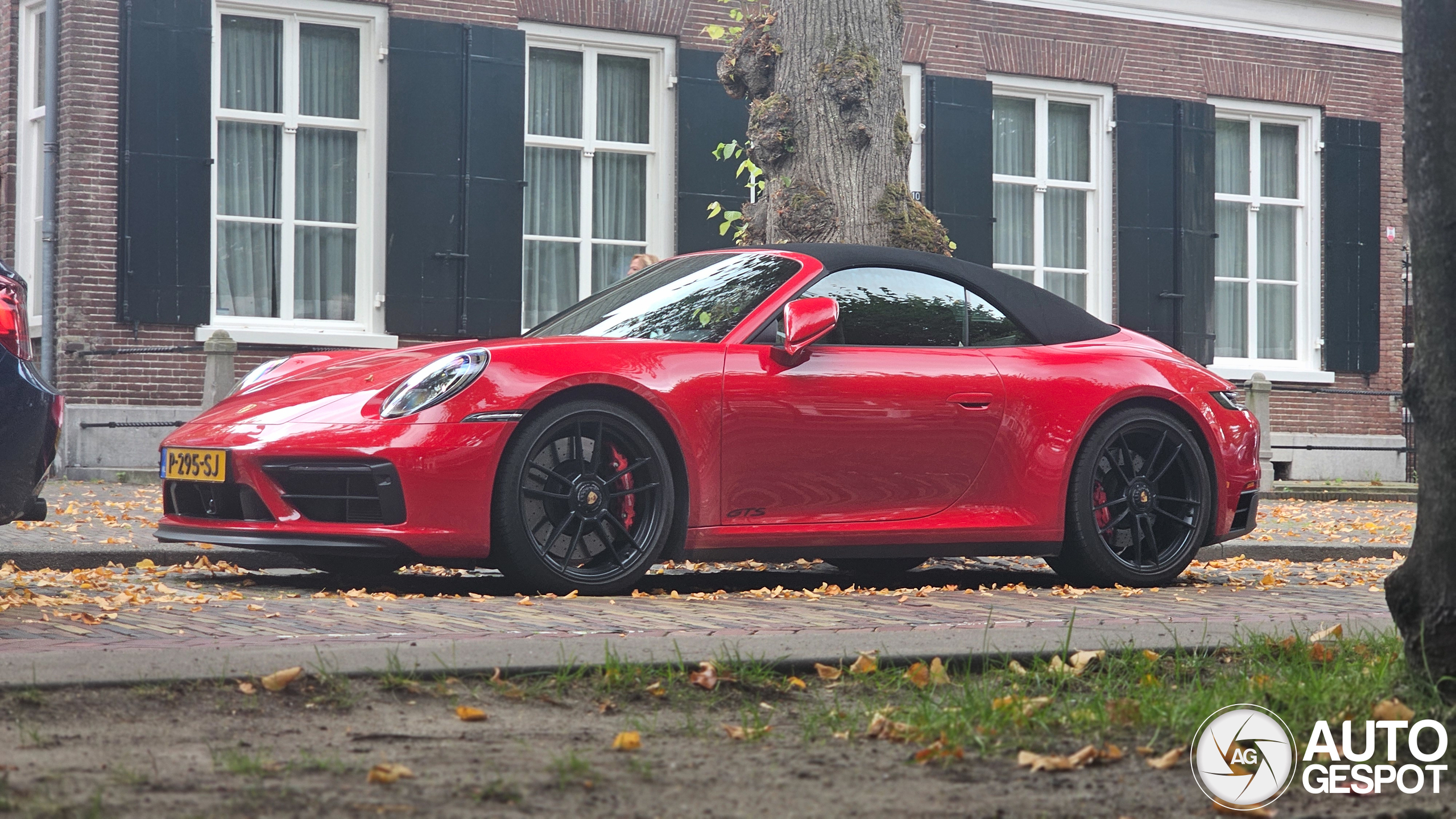 Porsche 992 Carrera 4 GTS Cabriolet MkI