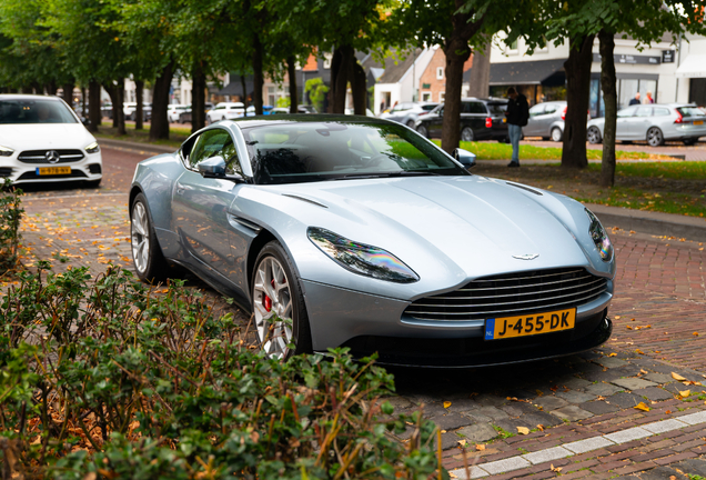 Aston Martin DB11