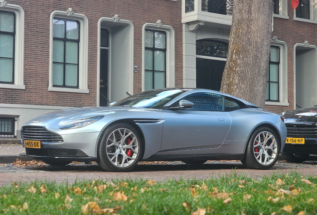 Aston Martin DB11