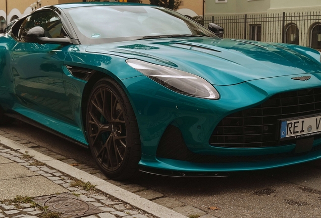 Aston Martin DB12