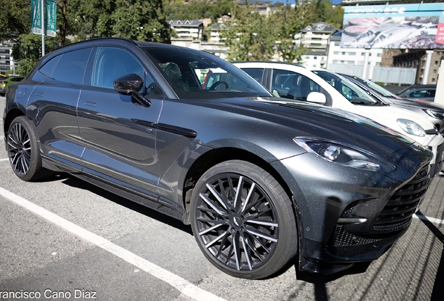 Aston Martin DBX707