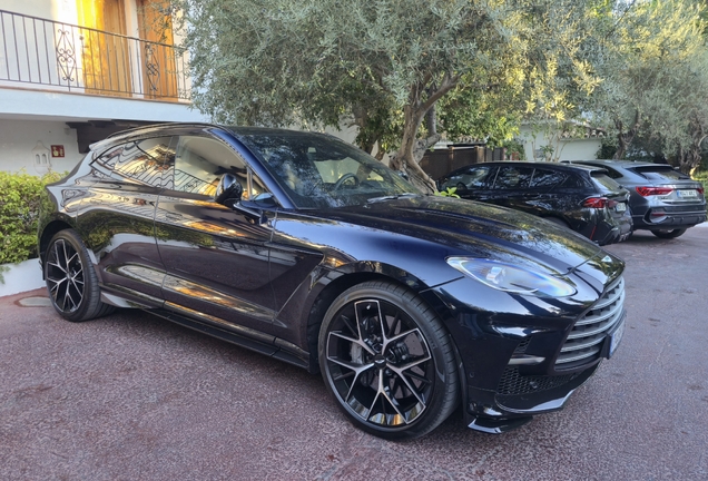 Aston Martin DBX707