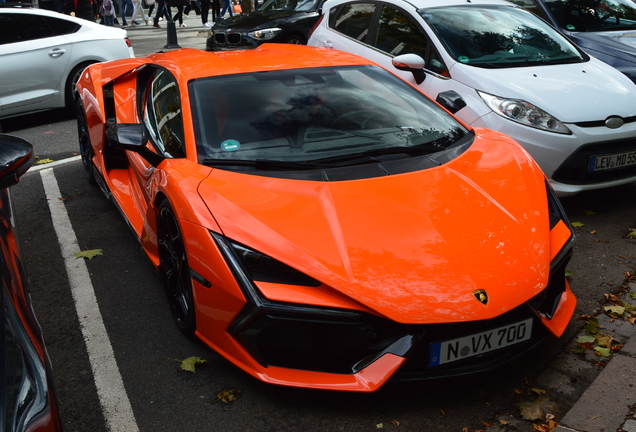 Lamborghini Revuelto