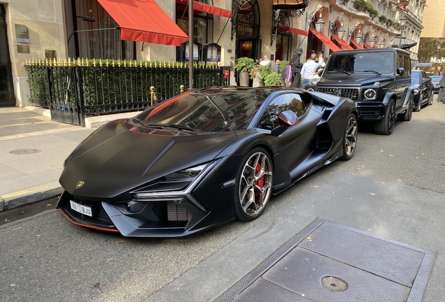 Lamborghini Revuelto