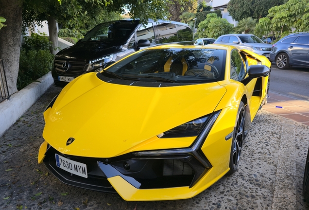 Lamborghini Revuelto