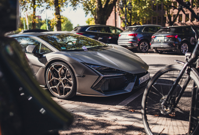 Lamborghini Revuelto