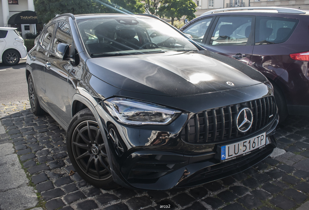 Mercedes-AMG GLA 45 X156