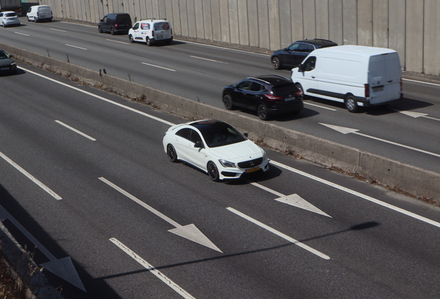 Mercedes-Benz CLA 45 AMG C117