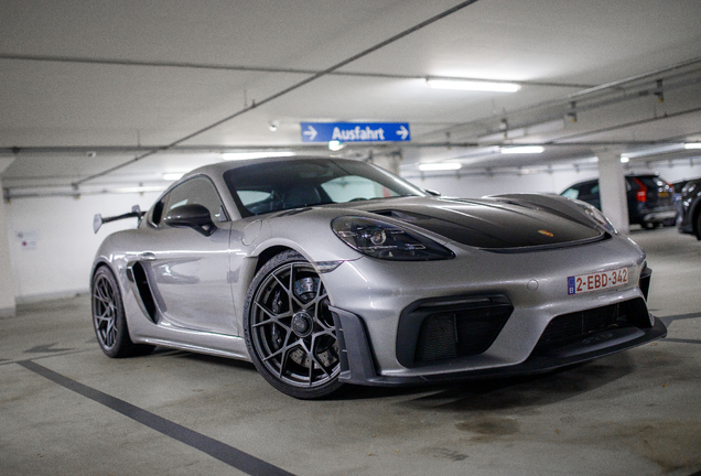 Porsche 718 Cayman GT4 RS Weissach Package