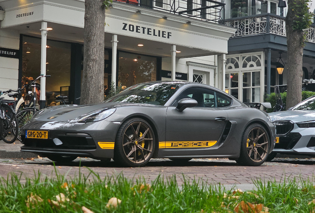 Porsche 718 Cayman S